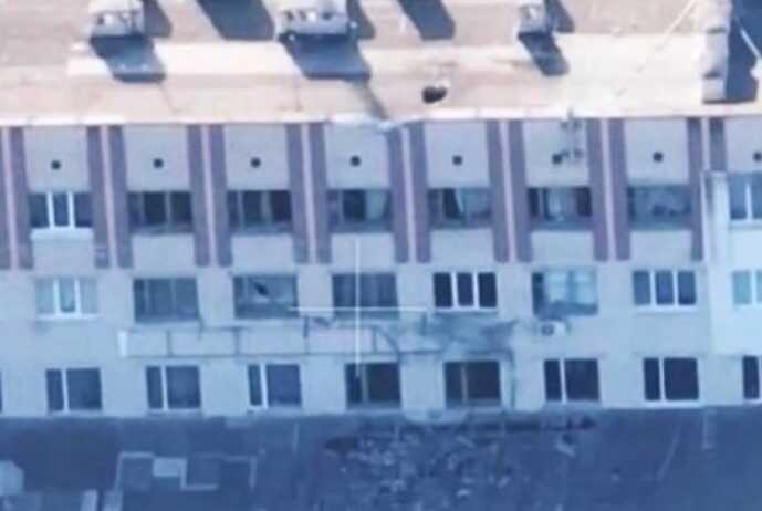 Оккупированы с первых дней войны: ВСУ ударили по автопарку РФ в Олешках