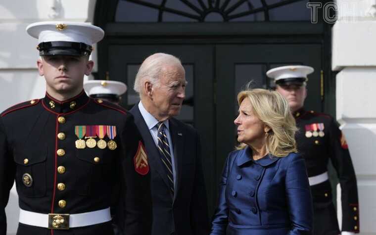 На зустріч із Зеленськими Джо Байден одягнув синьо-жовту краватку