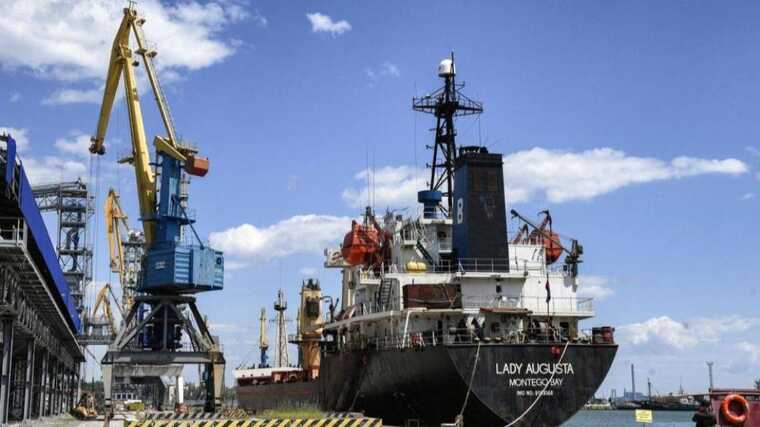 У РФ розповіли, скільки вантажів Росія переправила через Маріупольський порт