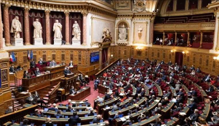 DW: Партія Макрона не змогла поліпшити позиції у Сенаті за результатами виборів