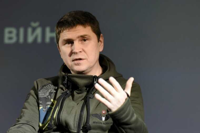 Подоляк закликав Захід забезпечити Україну зброєю: "Потрібно поставити Росію на місце"