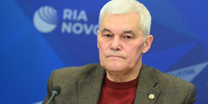 В РФ свиную голову подбросили еще и "военному эксперту" Севкову