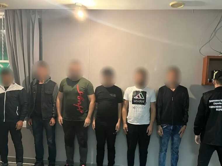 Переправляли ухилянтів у Румунію: на Закарпатті викрили чергових організаторів нелегальної міграції