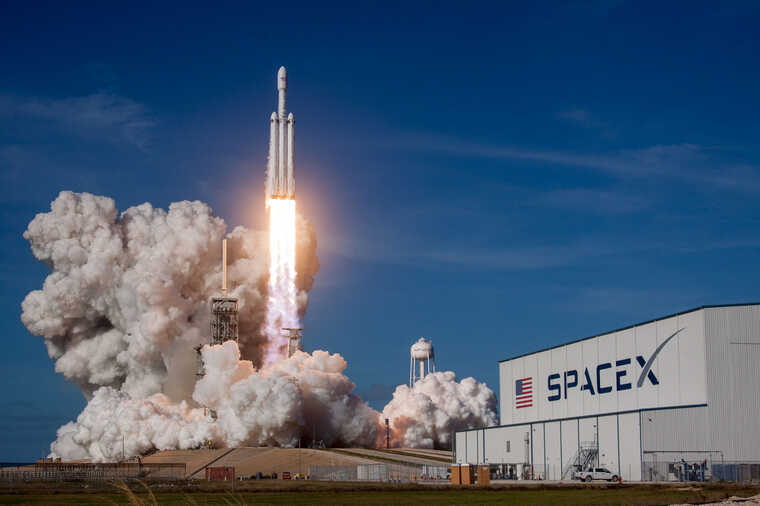 SpaceX отримала перший контракт від Космічних сил США по програмі Starshield