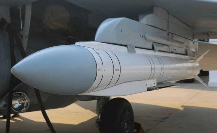 Які ракети потрібні Україні, щоб "накрити" російське виробництво УМПК та ракет "Гром-1Е"