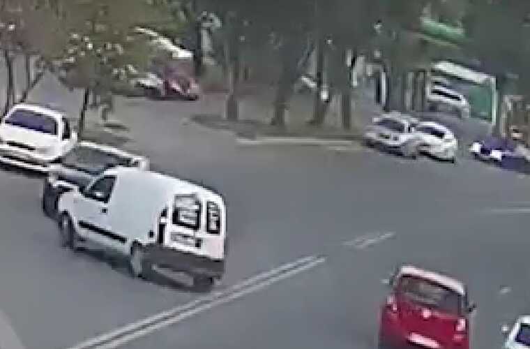 ДТП у Дніпрі: Ford виїхав на зустрічну смугу і зіткнувся з Dacia