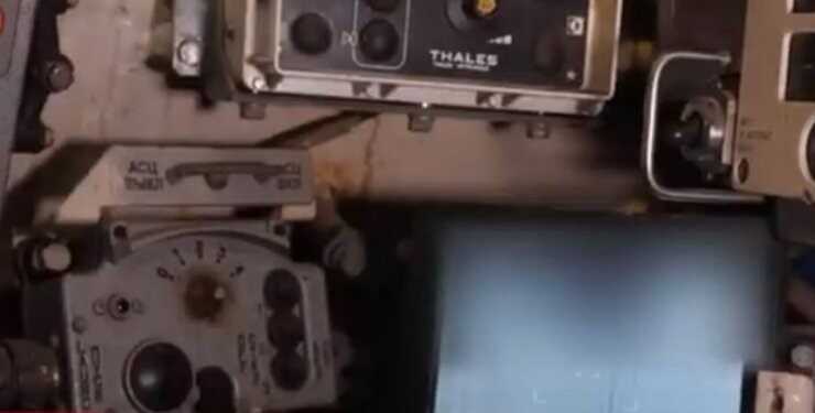 Окупанти у командирському танку встановили матрицю від французької Thales