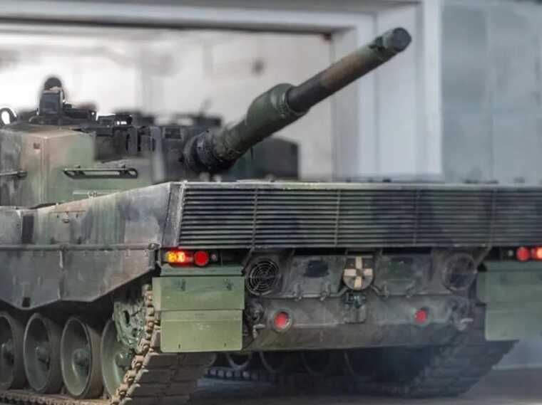      Leopard 2: "   ,  䳺"