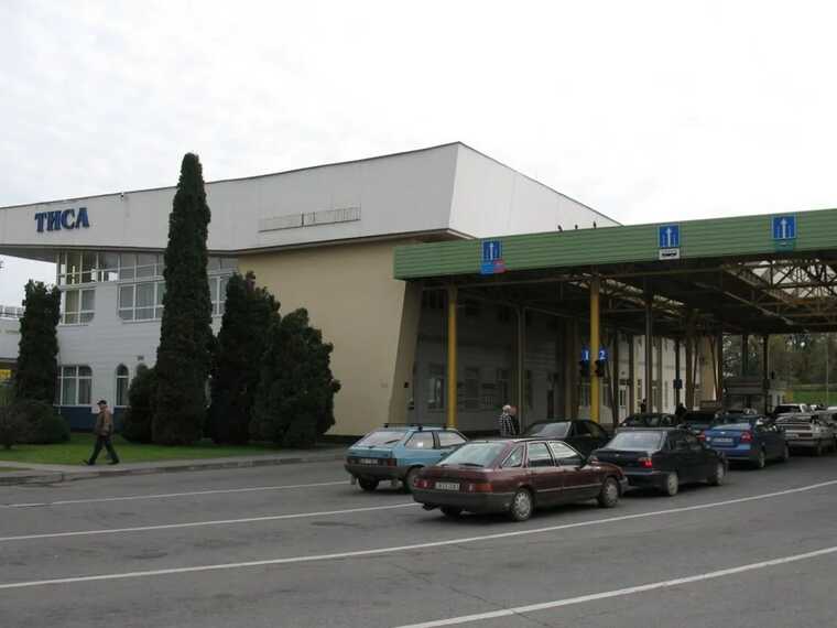 Справа на 13 млн доларів: керівництво Закарпатської митниці звинуватили у махінаціях на кордоні