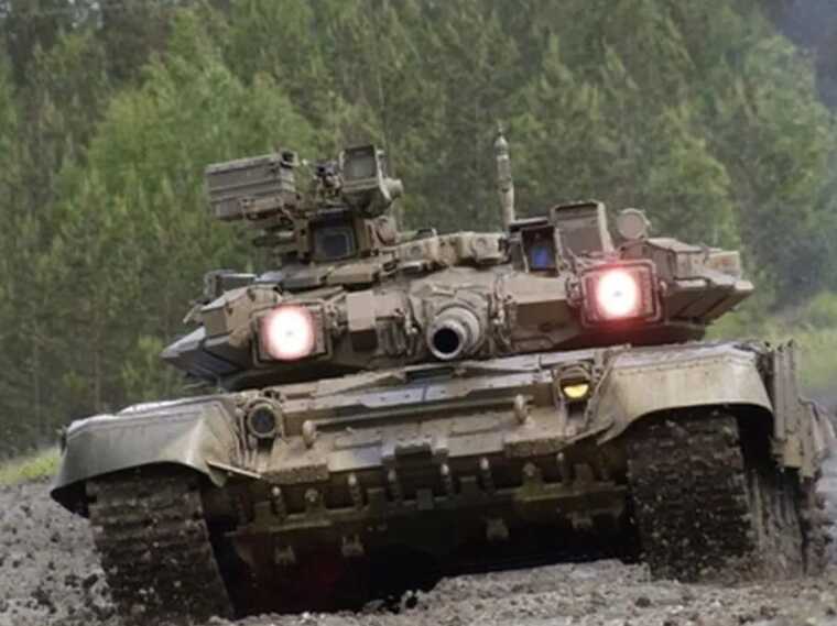 Перетворили на брухт: ЗСУ точним ударом знищили російський Т-90 на лівобережжі Херсонщини