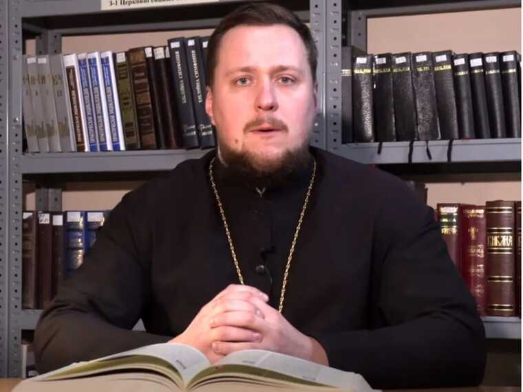 Киевский священник и преподаватель Владимир Долгих сбежал из Киева в Москву