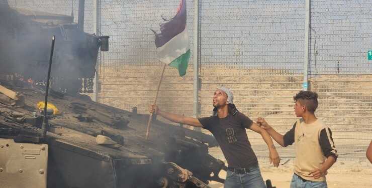 Изучив опыт войны в Украине: боевики ХАМАС применяют дроны для сброса гранат