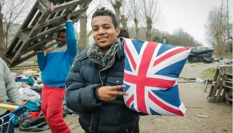 Independent: Тисячі мігрантів у Британії можуть опинитися просто неба