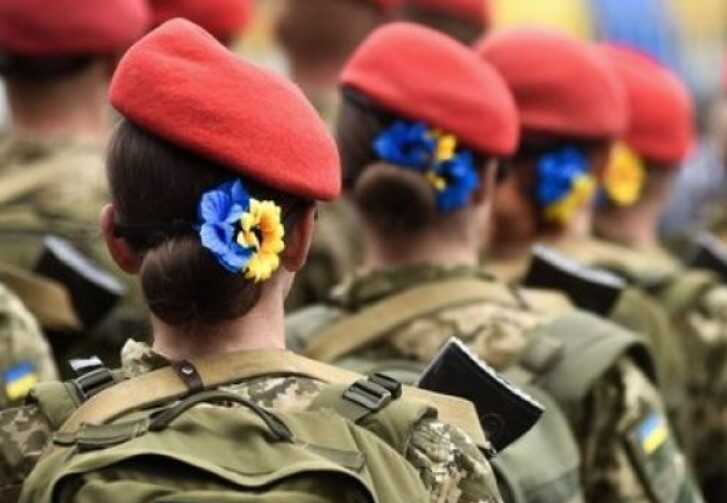 Мобілізація в Україні: чи може жінка отримати повістку