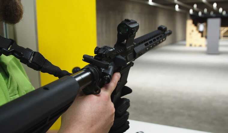 Достатньо телефонної співбесіди: В Ізраїлі спростили процедуру отримання дозволу на зброю