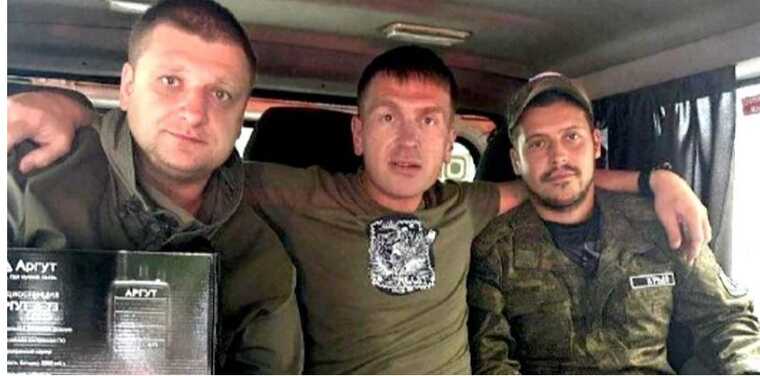 В РФ мэрии Иркутска пришлось дорисовывать оккупанту штаны: Слишком "развратное" фото