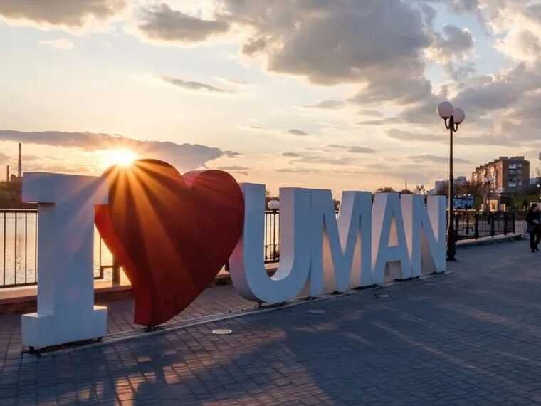 На Черкащині вночі збили "шахед", інший поцілив у відкриту місцевість: спалахнула пожежа