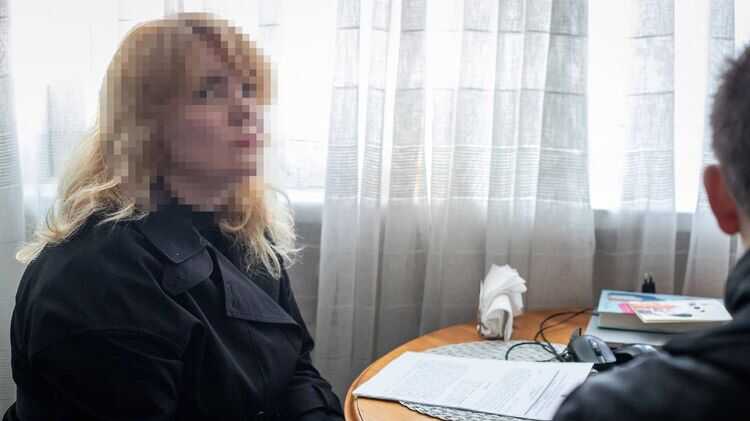 В СБУ сообщили подробности дела киевской чиновницы, которая вела Telegram-канал Азарова