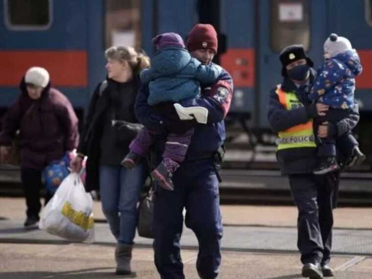 Одна з країн ЄС масово заманює українців на роботу: скільки платить конкурент Польщі