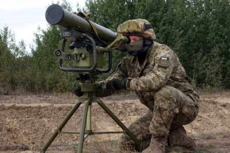 Мінус російська БМП: на фронті засвітилися фугасні ракети для ПТРК "Стугна"
