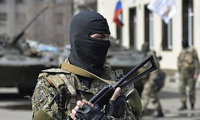 Окупанти збирають відбитки пальців українців на окупованих територіях: навіщо їм це потрібно