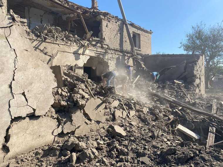 Окупанти випустили 10 авіабомб по Бериславу: є поранені