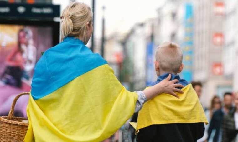 ЕС окончательно продлил режим временной защиты для украинских беженцев