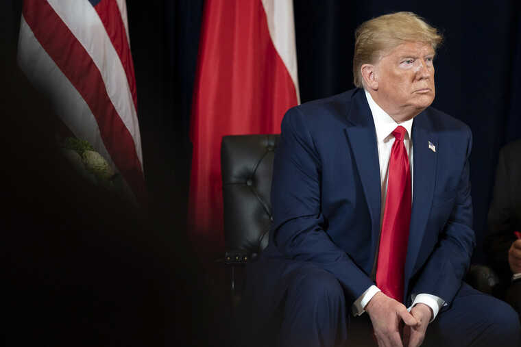 Суд оштрафував Трампа на 5 тисяч доларів за публікацію фото у соцмережі