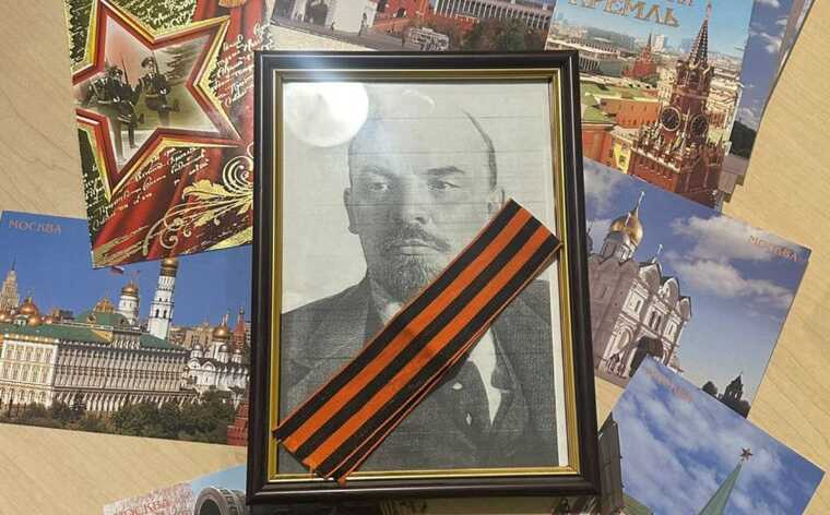 Підтримав РФ, а вдома зберігав символіку СРСР. Поліція готує підозру жителю Харкова