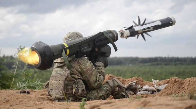 Воїни ЗСУ на Донеччині уразили російський танк з ПТРК Javelin