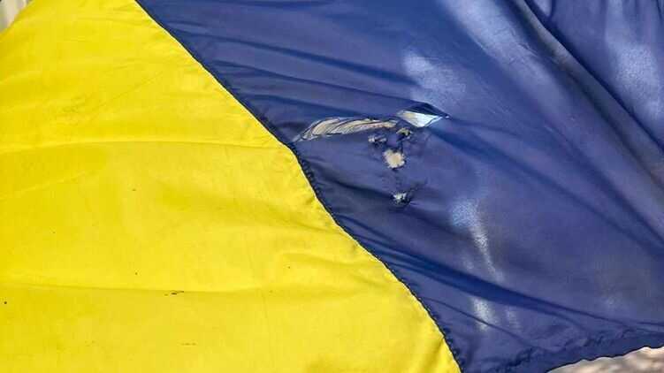 В Одесі п’яний неадекват розірвав прапор України