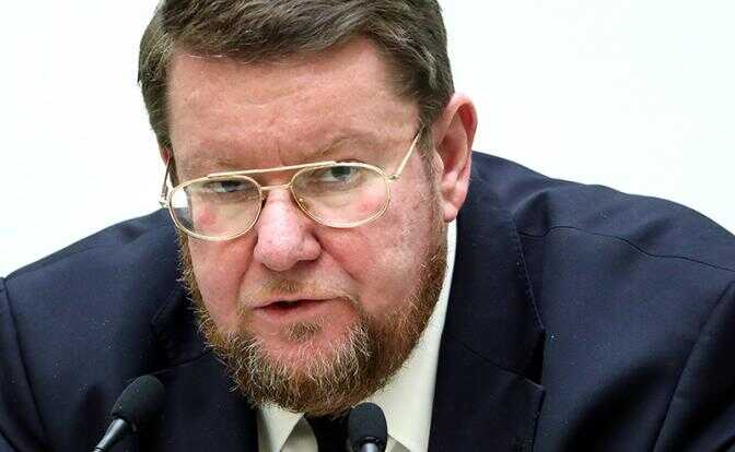 Пропагандист РФ, який обізвав Захарову, пройшовся й по Медведєву: "Слабке, маленьке лайно"