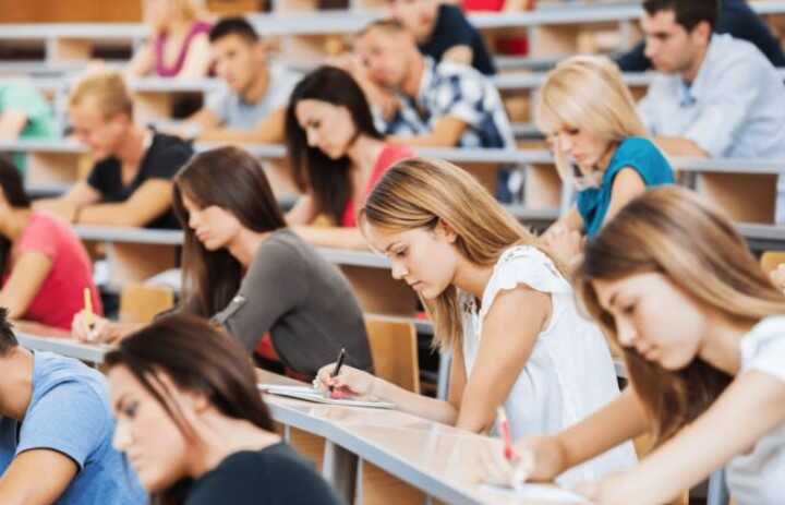 С 2024 года в Украине хотят убрать заочную форму обучения