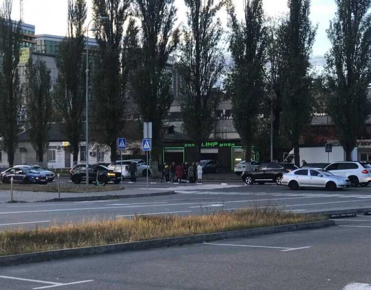 ДТП в Киеве: автомобиль сбил ребенка на пешеходном переходе