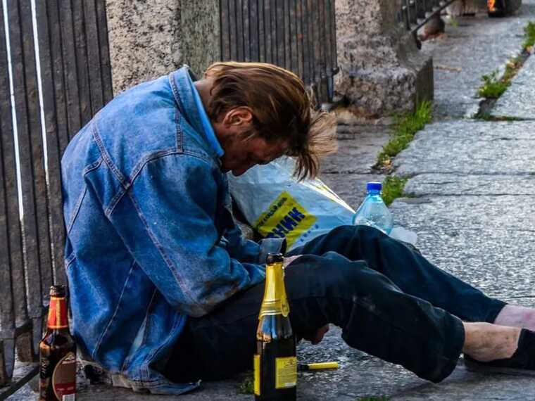 У Росії запропонували відправляти алкоголіків на війну проти України: З витверезника – на фронт