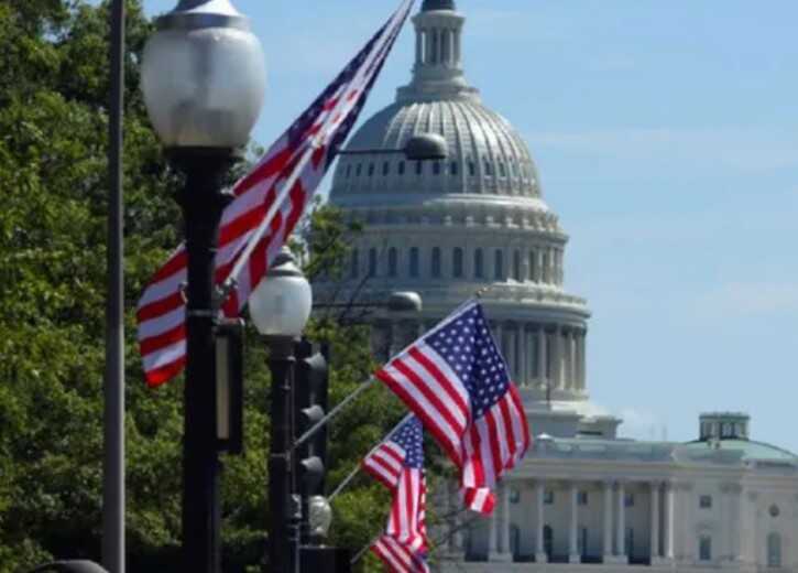 Низка республіканців виступила проти об’єднання допомоги для України та Ізраїлю, - WSJ