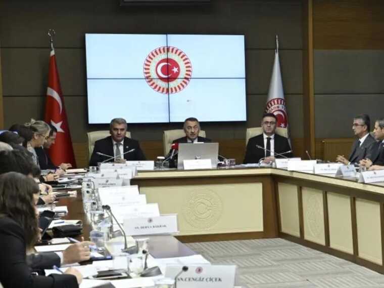 Спікер парламенту Туреччини підписав протокол про вступ Швеції в НАТО