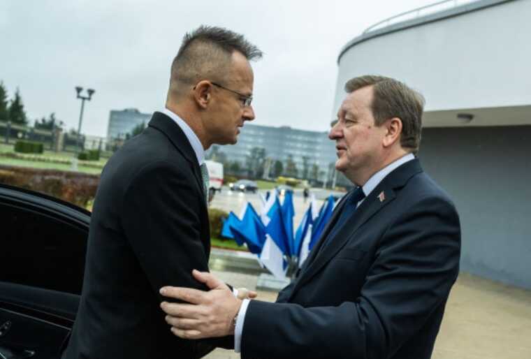 Глава МИД Венгрии Сийярто приехал в Беларусь: Говорит, что ищет "мира"