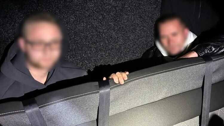 Двоє ухилянтів намагалися втекти до Польщі, спорудивши потаємну перегородку в мікроавтобусі