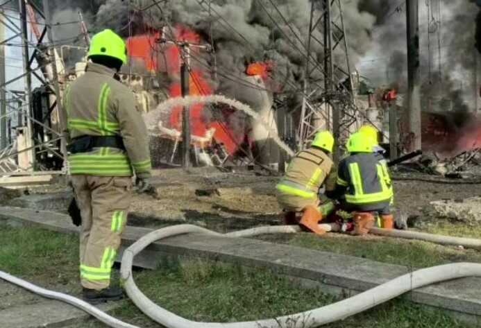 В "Укренерго" порахували кількість атак РФ по енергооб’єктах України восени та взимку