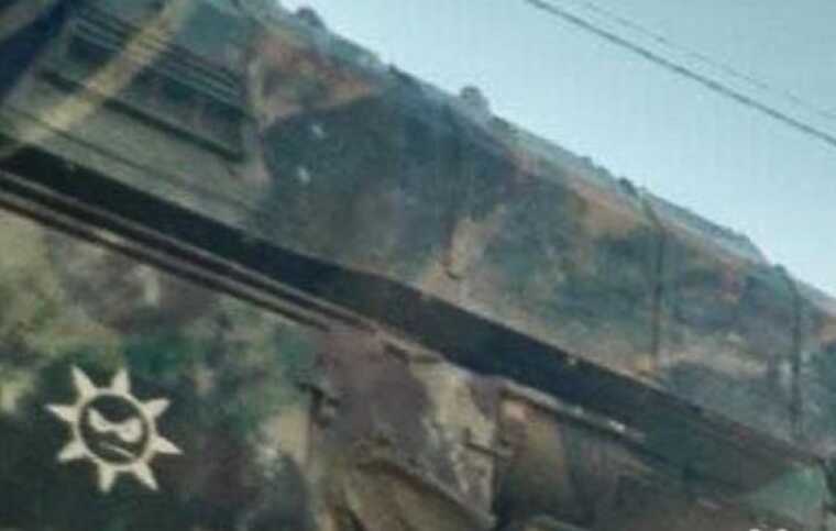 В Мариуполе зафиксировано передвижение военной техники противника с необычной маркировкой