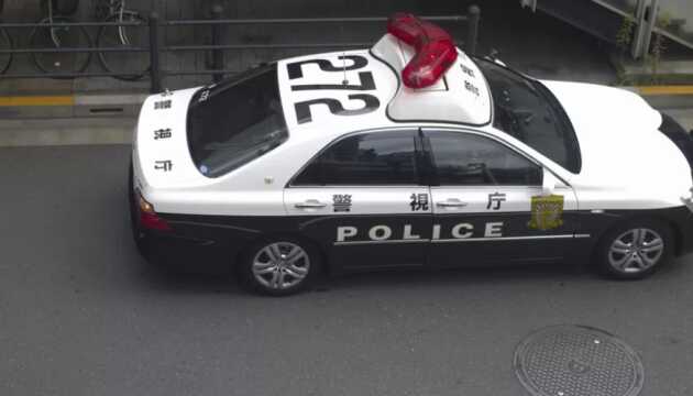 У Японії чоловік захопив заручників на пошті та влаштував стрілянину біля лікарні