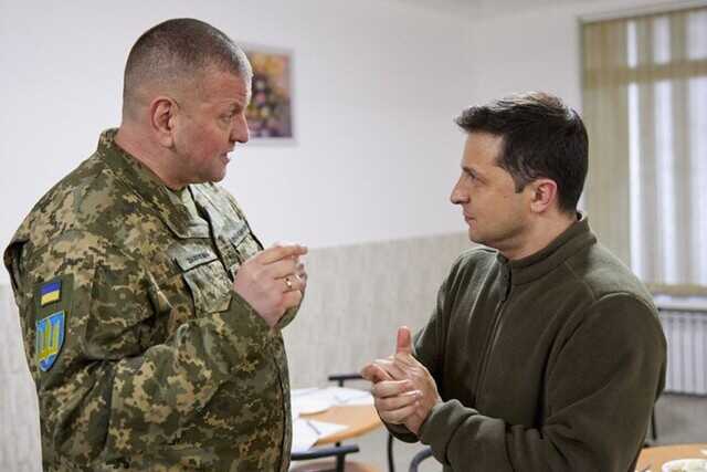 NYT: "Сигнал про розрив": закиди Зеленського до Залужного показують розкол у керівництві країни