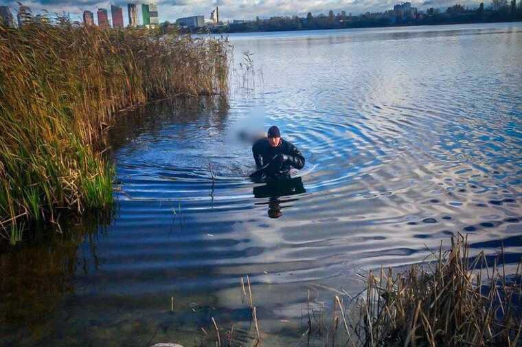 В Киеве в озере обнаружили утопленника