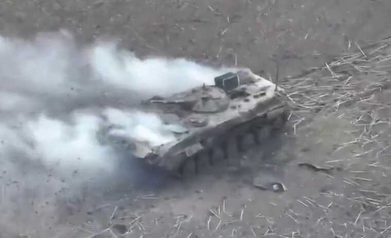 Бойцы ВСУ показали, как эффектно ударили по БМП оккупантов противотанковой управляемой ракетой