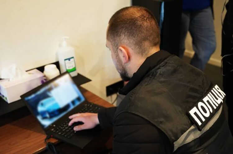 Кіберполіція викрила криптовалютних аферистів, що працювали у 20 країнах