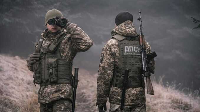 Прикордонники показали, як знищили бліндаж окупантів на Харківщині