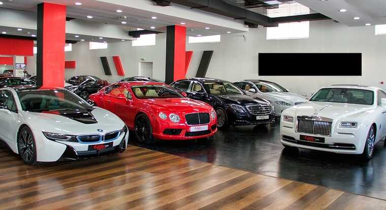 Прокуратуру Литви просять розслідувати можливе ввезення в РФ люксових автівок в обхід санкцій