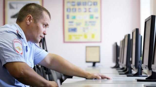 У РФ почали підготовку "медіаполіцейських": полюватимуть на "екстремістські" матеріали в мережі