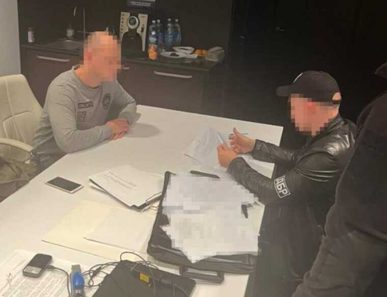 Помічнику Залужного повідомили про підозру у незаконному зберіганні гранат